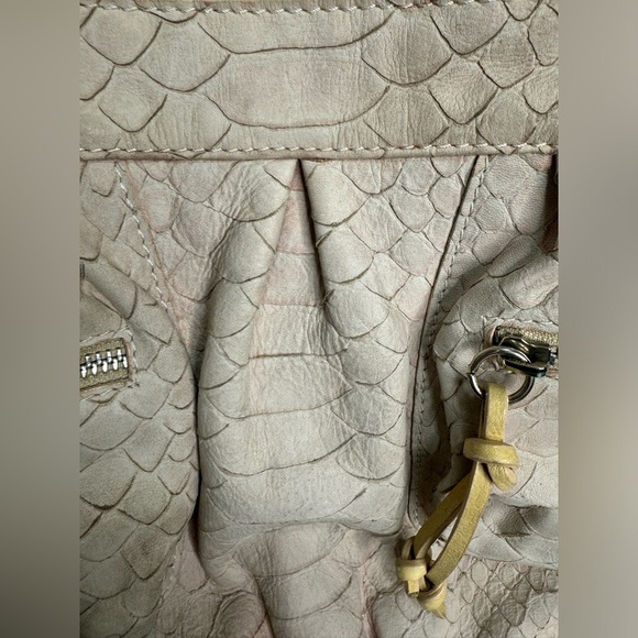 Cavalcanti Genuine Leather Purse Crossbody - Picture 4 of 15